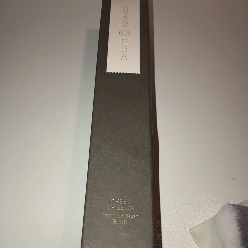 Complex Culture Cheek Chiseler brush NEW